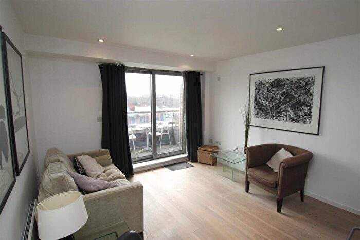 2 Bedroom Apartment To Rent In Castlegate, Castlefield, M15