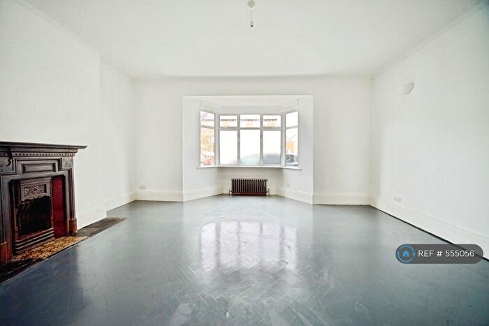 2 Bedroom Flat To Rent In Alexandra Road, London, N8