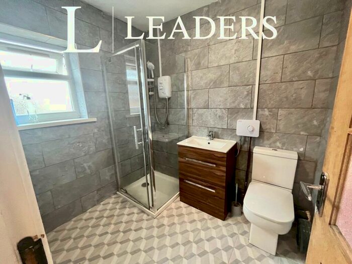 Studio To Rent In Green Lane, B9