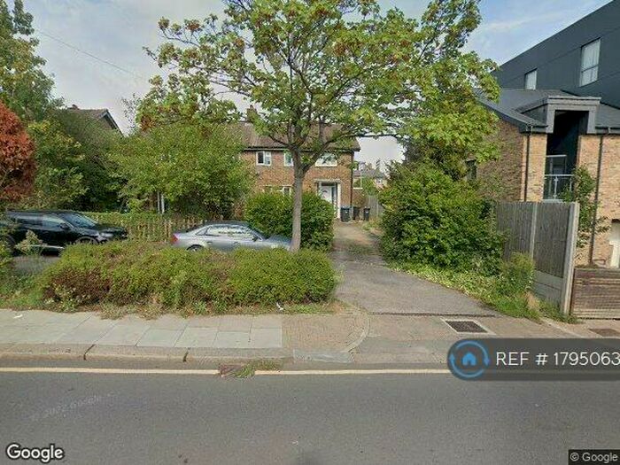 3 Bedroom Semi-Detached House To Rent In Lavender Hill, Enfield, EN2