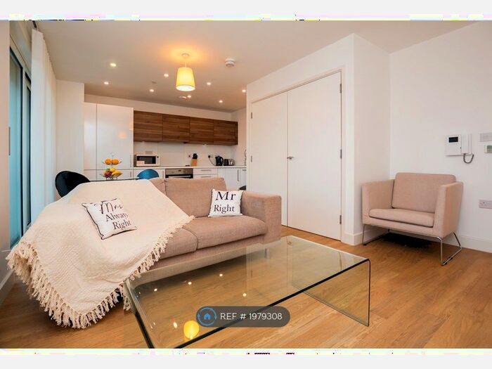 1 Bedroom Flat To Rent In Marner Point, London, E3