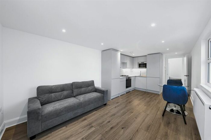 2 Bedroom Flat To Rent In Villiers Road, London, NW2