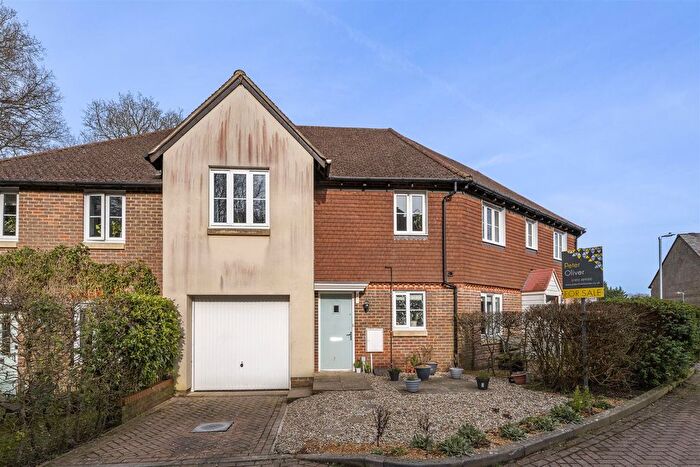 2 Bedroom Flat To Rent In Payne Close, Crowborough, TN6