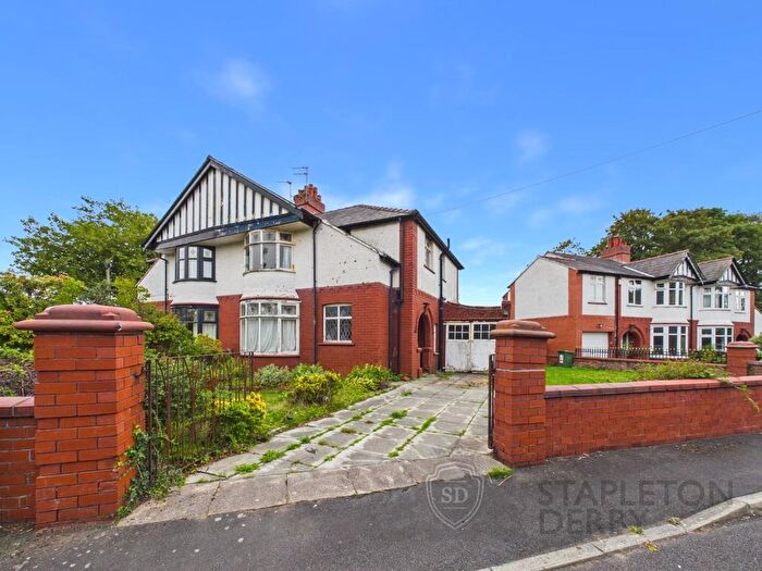 3 Bedroom Semi-Detached House For Sale In West Close, Eccleston Park, Prescot, L34