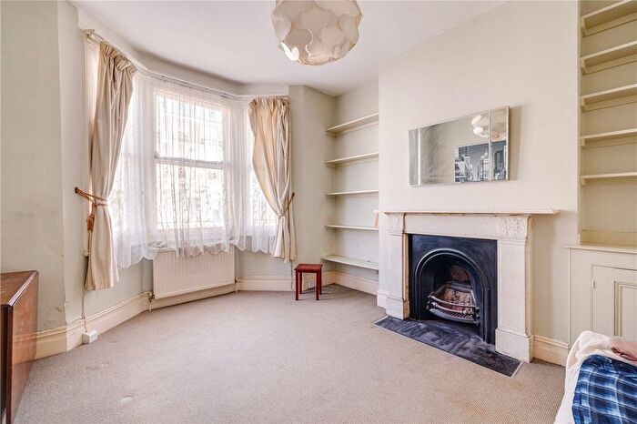 1 Bedroom Flat For Sale In Chesson Road, London, W14