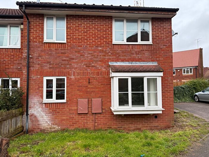 1 Bedroom Semi-Detached House To Rent In Spurcroft, Luton, LU3