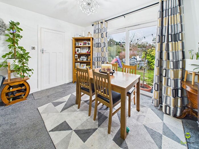 3 Bedroom Detached Bungalow For Sale In Heversham Road, Bexleyheath, DA7