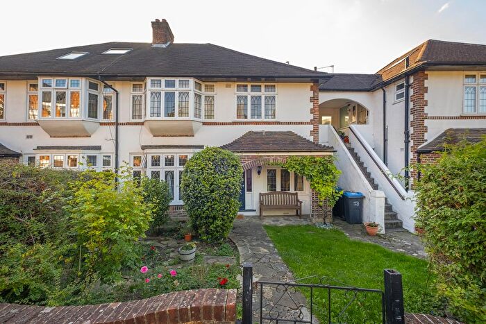 2 Bedroom Maisonette To Rent In Glendale Drive, London, SW19