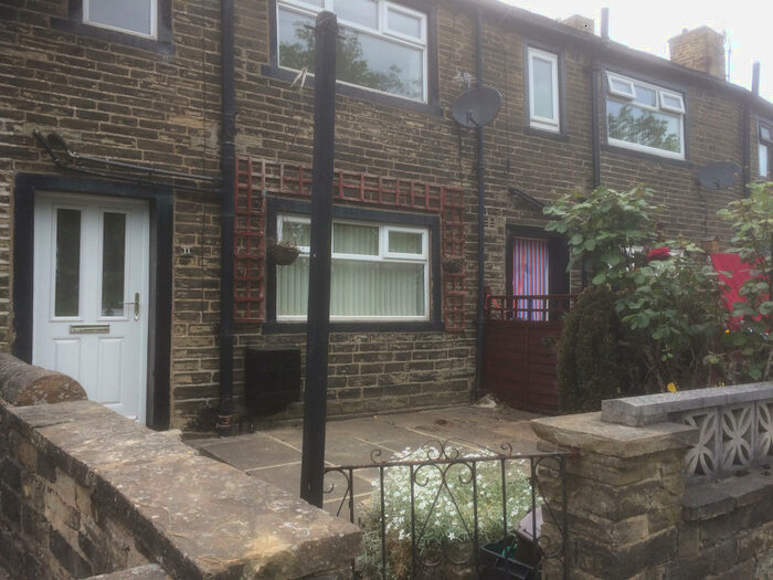 2 Bedroom Terraced House To Rent In Cross Lane, Halifax, HX3