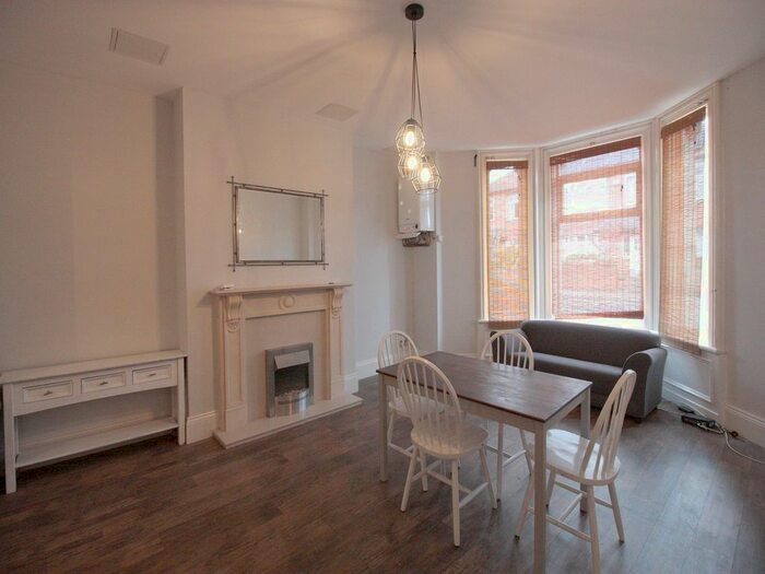 1 Bedroom Flat To Rent In Grosvenor Road, Jesmond, Newcastle Upon Tyne, NE2