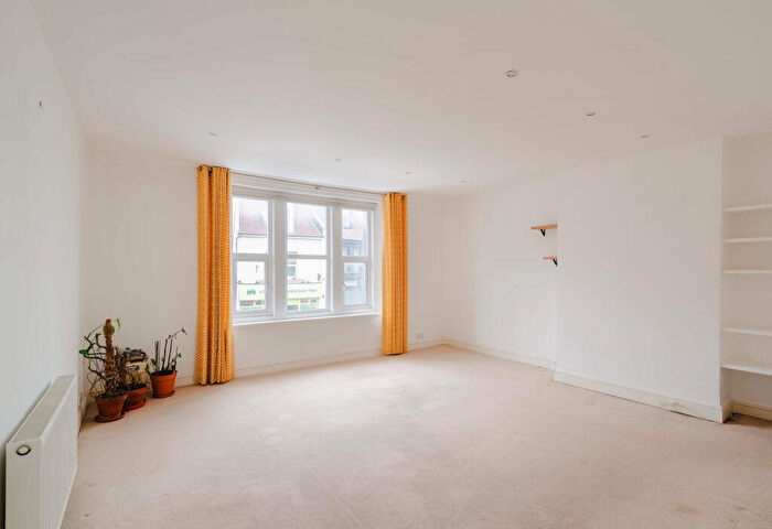 2 Bedroom Flat For Sale In North Street, Southville, Bristol, BS3