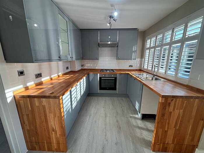 2 Bedroom End Of Terrace House To Rent In Bevyl Road, Parkgate, CH64