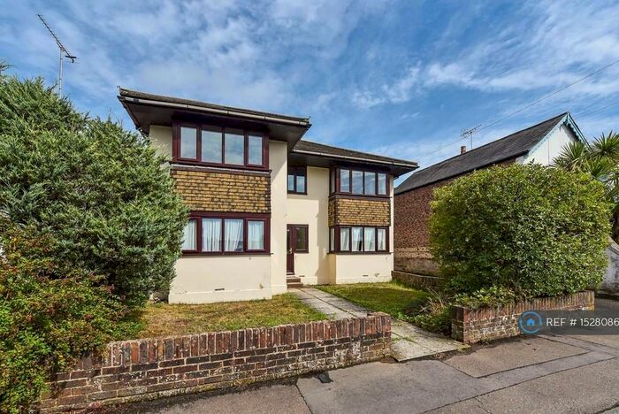 2 Bedroom Flat To Rent In Florence Road, Chichester, PO19