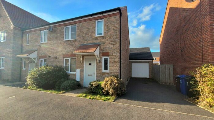 3 Bedroom End Of Terrace House To Rent In Dunnock Road, Bodicote, Oxon, OX15