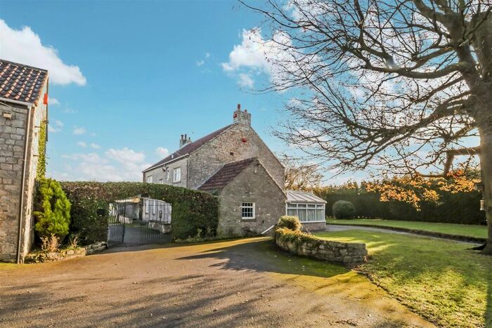3 Bedroom Detached House For Sale In Wilsic Farm House, Wilsic, Doncaster DN11