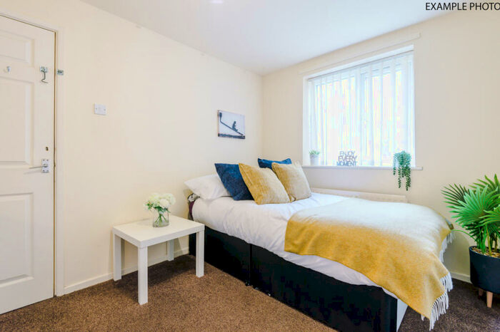 2 Bedroom Terraced House To Rent In Joshua Grange, Salford, M6