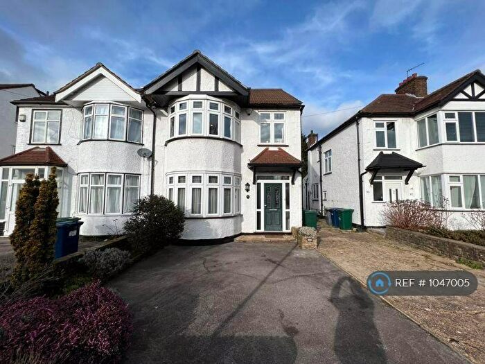 4 Bedroom Semi-Detached House To Rent In West Way, Edgware, HA8