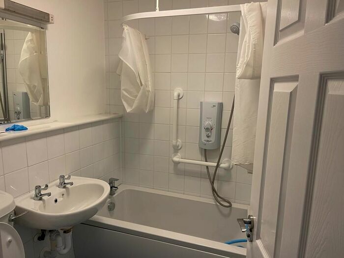 Studio To Rent In Albert Road, Hayes, UB3