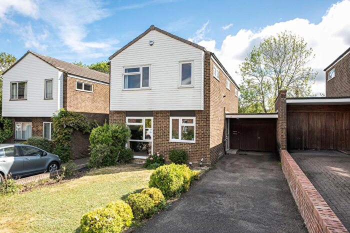 4 Bedroom Detached House For Sale In Woodhatch Spinney, Coulsdon, CR5