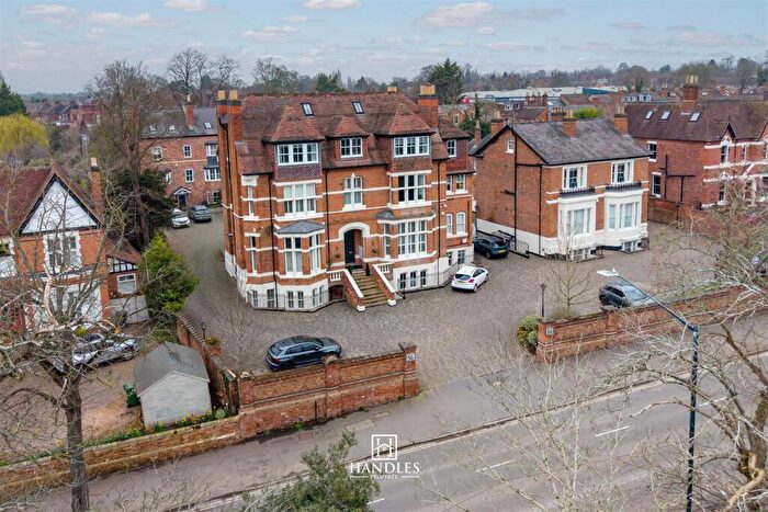 3 Bedroom Penthouse For Sale In Warwick New Road, Leamington Spa, CV32