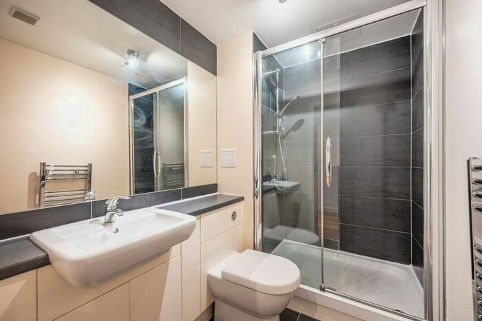 Studio For Sale In Heritage Ave, Colindale, London, NW9