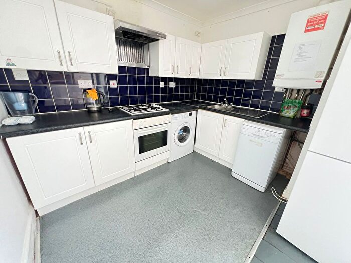 3 Bedroom Flat To Rent In Chalton Street, NW1