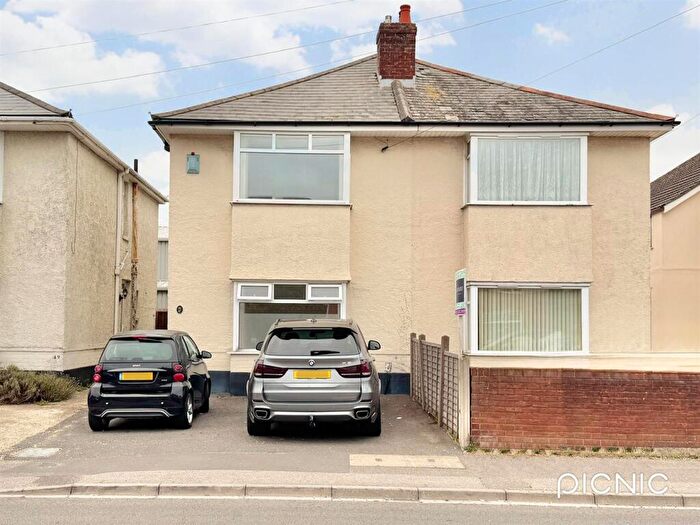 3 Bedroom Semi-Detached House For Sale In Fairmile Road, Christchurch, BH23