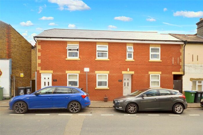 1 Bedroom Flat To Rent In Leavesden Road, Watford, Hertfordshire, WD24