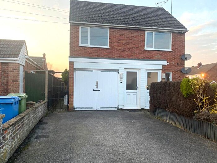 2 Bedroom Maisonette To Rent In Field Way, Aldershot, GU12