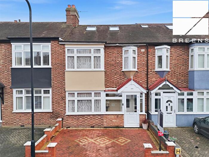 4 Bedroom House For Sale In Coolgardie Avenue, Highams Park, E4