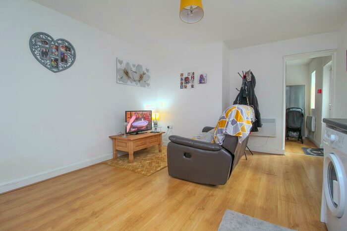 1 Bedroom Flat To Rent In Claude Road, Roath, Cardiff, CF24