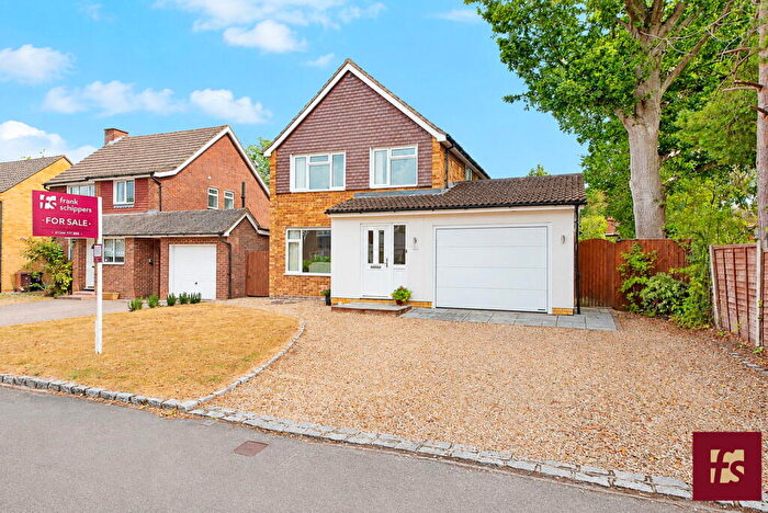 3 Bedroom Detached House For Sale In Hillary Drive, Crowthorne, Berkshire, RG45