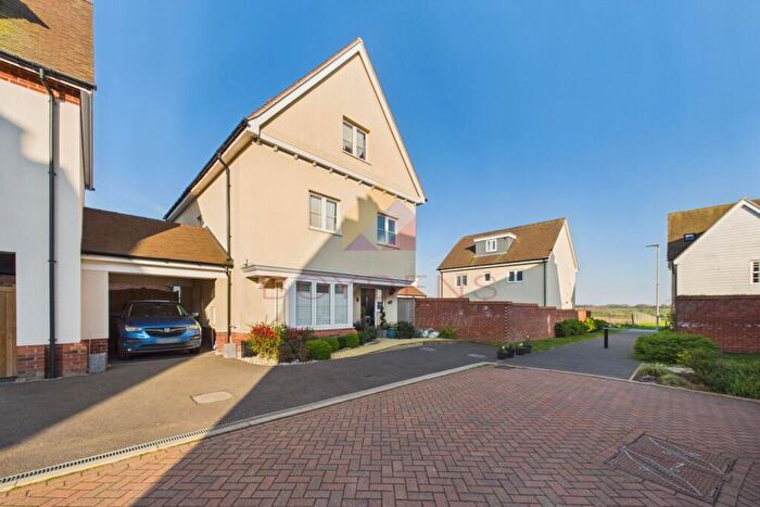 4 Bedroom Detached House For Sale In Apricot Mews, Tiptree, CO5