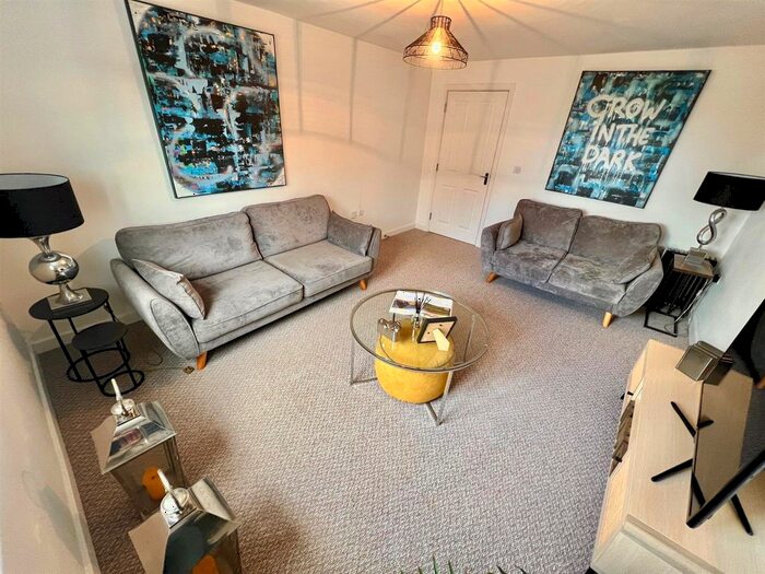 2 Bedroom Flat To Rent In Hickory Close, Coventry, CV2