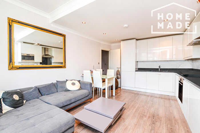 4 Bedroom Maisonette To Rent In Golders Rise, Hendon, NW4