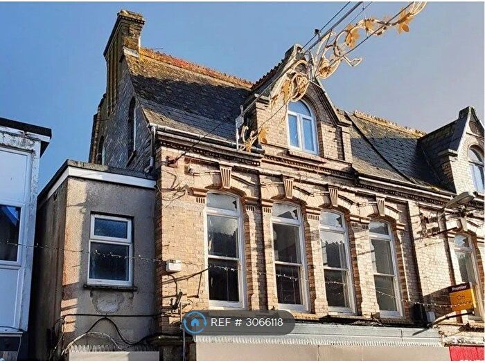 4 Bedroom Maisonette To Rent In Fore St, Newquay, TR7
