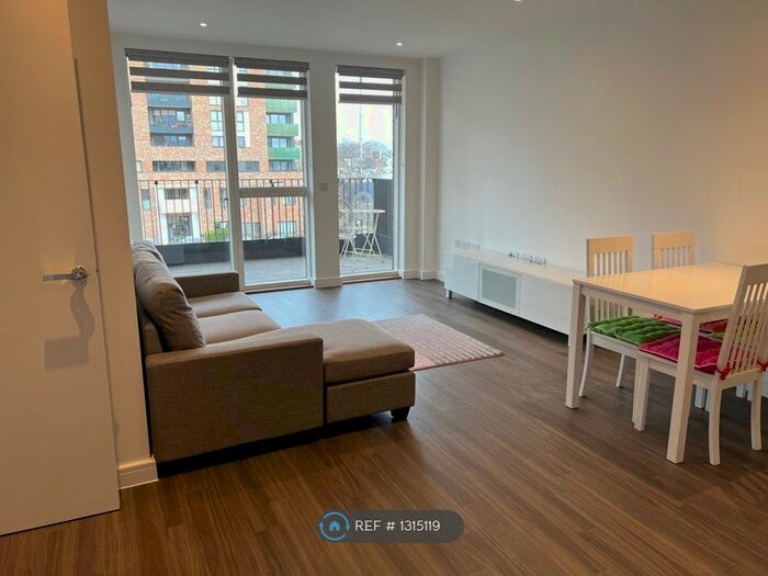 2 Bedroom Flat To Rent In Whelan Road, London, W3
