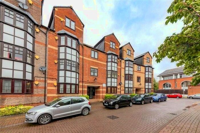 1 Bedroom Flat To Rent In Maltings Place, Reading, Berkshire, RG1