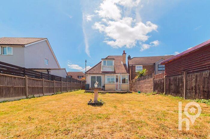 2 Bedroom Detached Bungalow For Sale In Queens Road, Minster, ME12