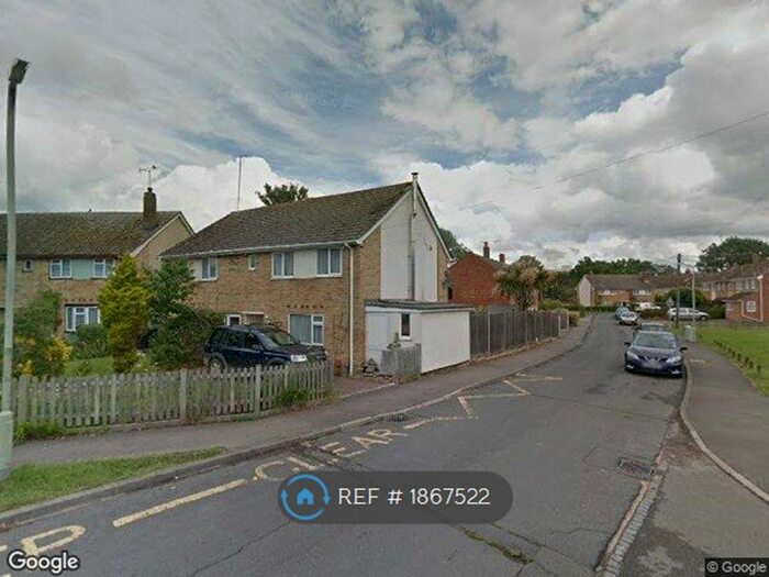 4 Bedroom Semi-Detached House To Rent In Oak Tree Road, Ashford, TN23