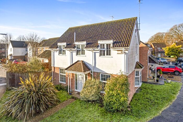 4 Bedroom Detached House For Sale In Cypress Avenue, Worthing, BN13