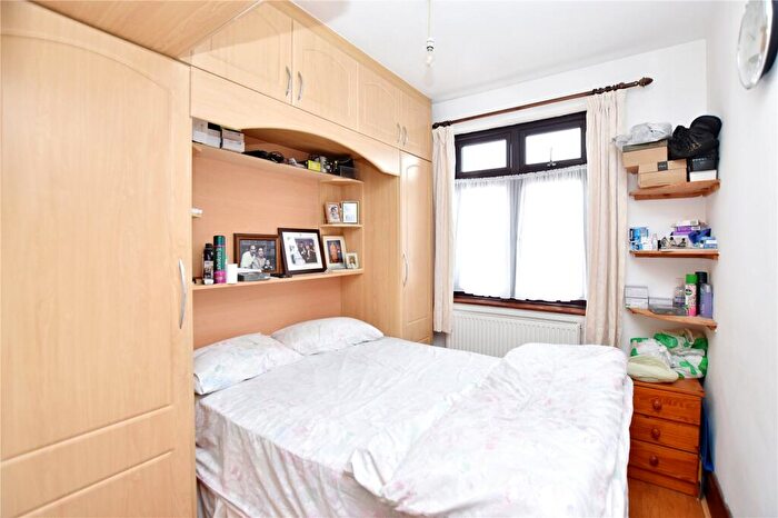 5 Bedroom Semi-Detached House For Sale In Brampton Road, Bexleyheath, DA7