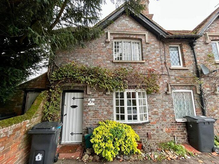 3 Bedroom Cottage To Rent In Church Gate Thatcham, RG19