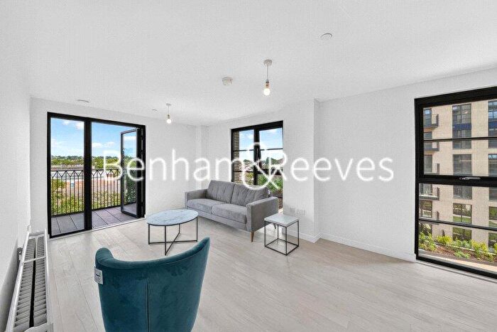 2 Bedroom Apartment To Rent In Burlington Road, New Malden, KT3