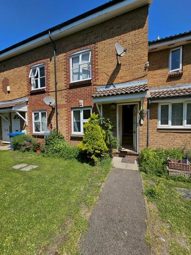 2 Bedroom Maisonette To Rent In Burnell Walk, London, SE1