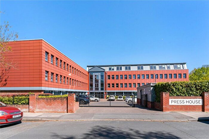 1 Bedroom Apartment For Sale In Crest View Drive, Petts Wood, Orpington, BR5