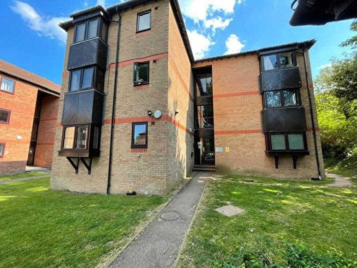 1 Bedroom Flat To Rent In Rushdon Close, Romford, Essex, RM1