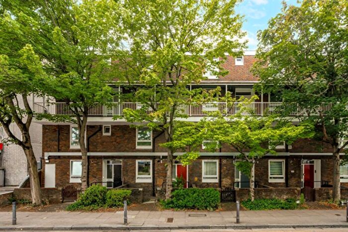 2 Bedroom Flat For Sale In Hornsey Road, Holloway, N7
