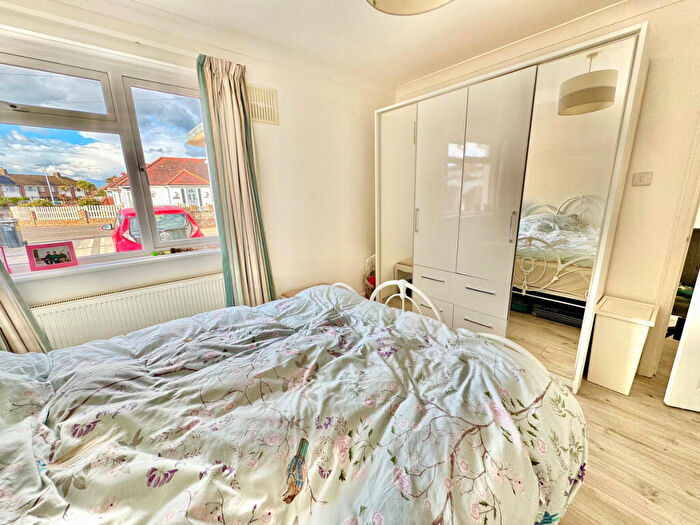 1 Bedroom Detached House To Rent In Keymer Crescent, Worthing, BN12