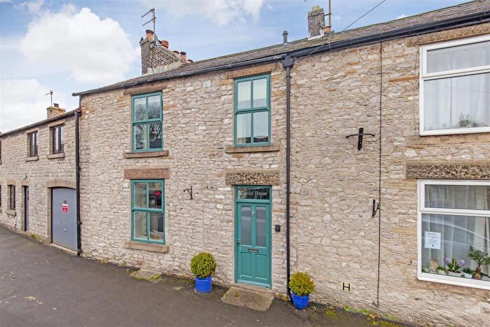 3 Bedroom Terraced House For Sale In Queen Street, Tideswell, Buxton, SK17